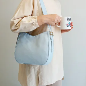 کیف دوشی زنانه فیس آبی روشن
